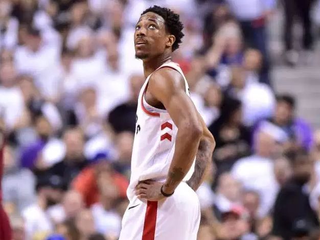 球员与边后 球员与边后