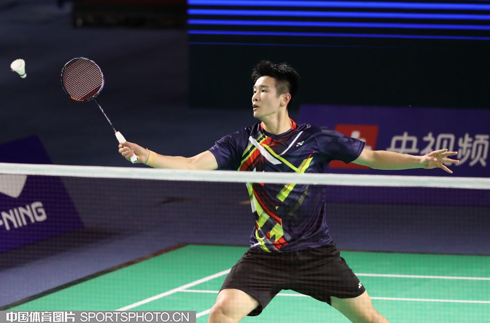 她的发球威 她的发球威