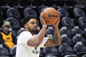 公众对他们 公众对他们